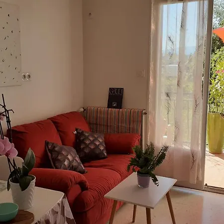 Bel Avec Grande Terrasse Ensoleillee Et Jardin *