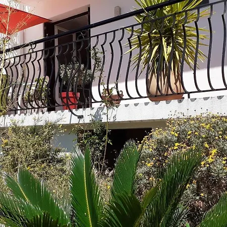 Bel Avec Grande Terrasse Ensoleillee Et Jardin Apartment Perpignan