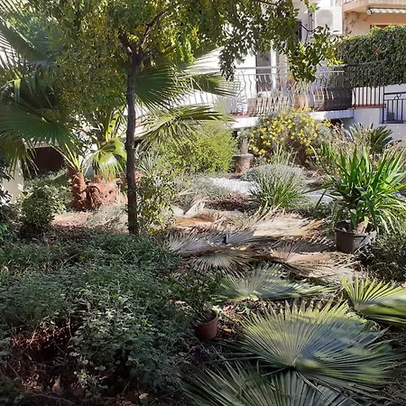 Bel Avec Grande Terrasse Ensoleillée Et Jardin Apartamento