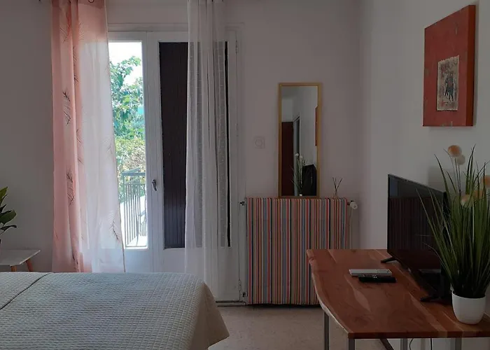 Bel Avec Grande Terrasse Ensoleillee Et Jardin * 佩皮尼昂