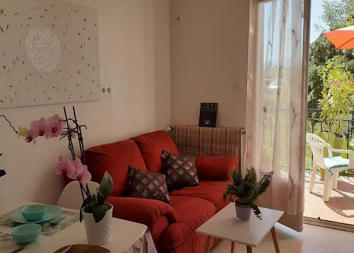 Bel Avec Grande Terrasse Ensoleillee Et Jardin * 佩皮尼昂