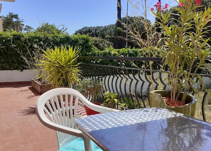 Bel Avec Grande Terrasse Ensoleillee Et Jardin 公寓 *